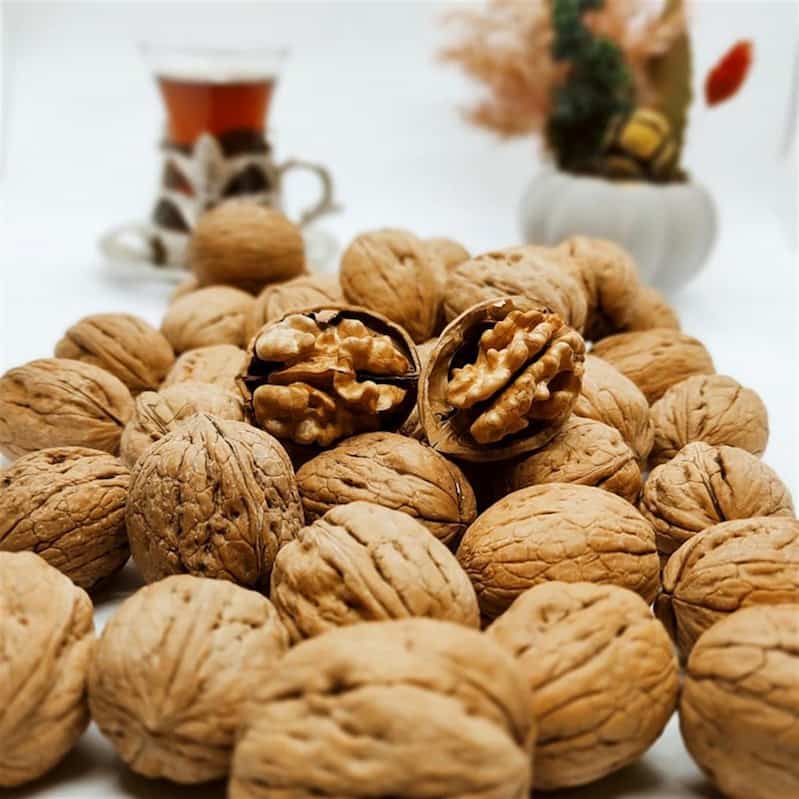 تصویر 2 از گردو تویسرکان در مشهد با مغز پر و پوست کاغذی